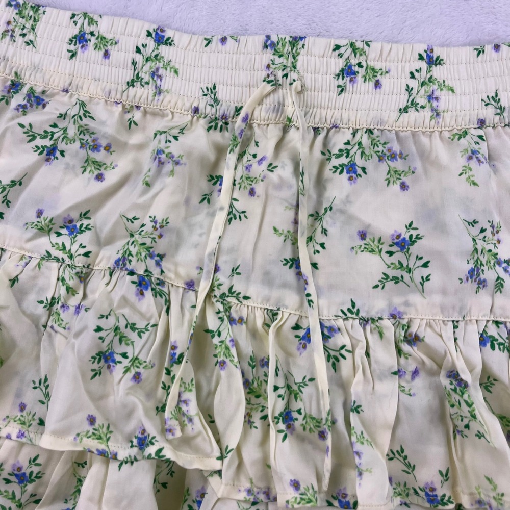 Victorias Secret PINK Satin Ruffle Skirt Shorts Floral Cream Blue Large NWT - Picture 2 of 4